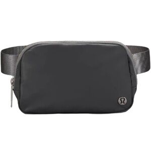 Lululemon Athletica Everywhere Belt Bag 1L (Asphalt Grey)